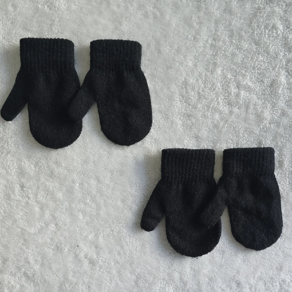 Cozy Black Toddler Mitten Bundle